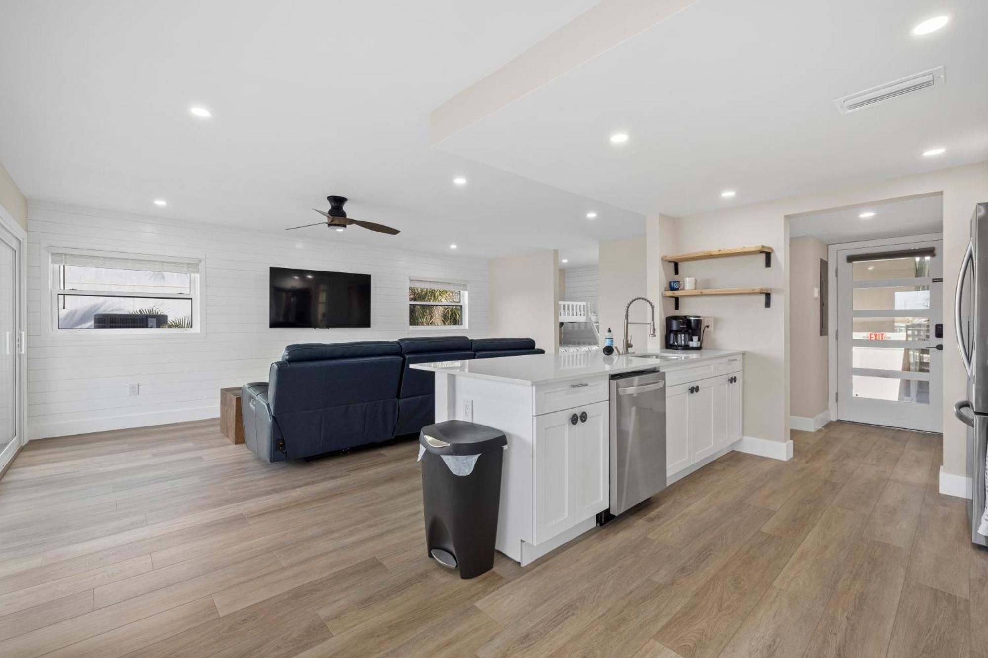 Aparthotel Chadwick Cove Marina Englewood Esterno foto