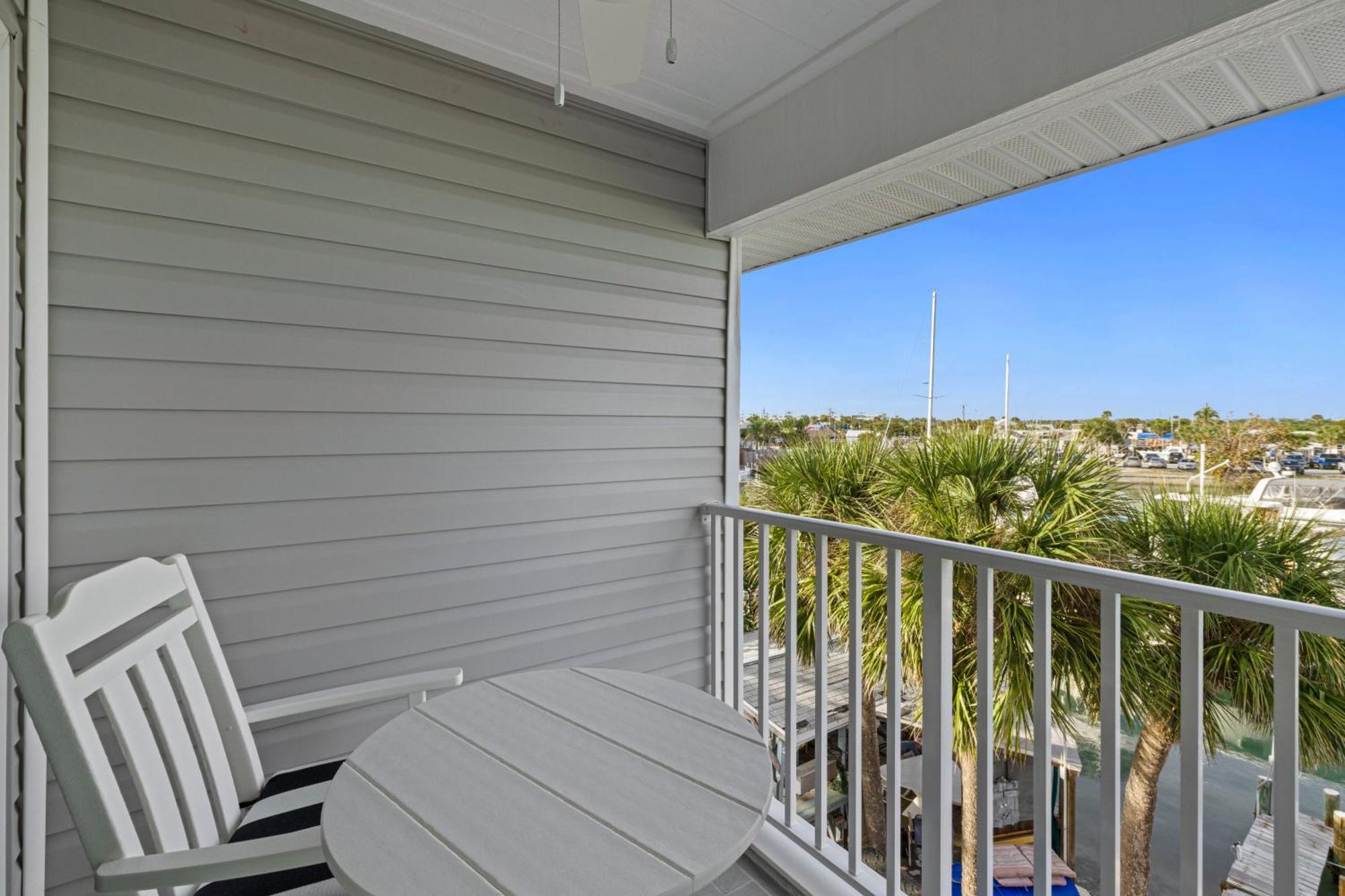 Aparthotel Chadwick Cove Marina Englewood Esterno foto